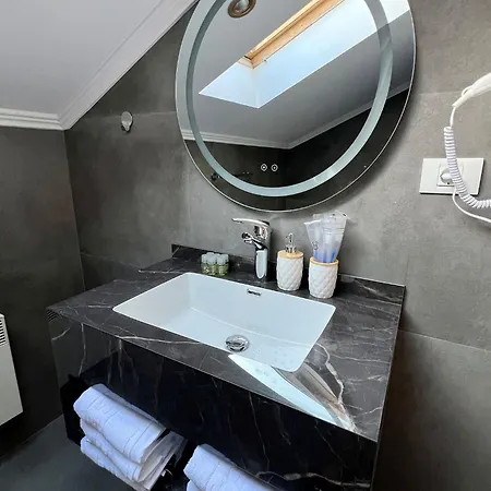 Mav 4* אפורי נורד