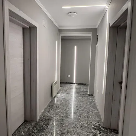 מלון Mav אפורי נורד